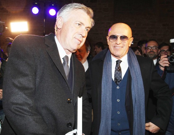 HLV lão làng Arrigo Sacchi (phải) và Carlo Ancelotti đều dự báo Napoli sẽ cạnh tranh với Juventus mùa này.