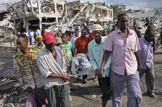Thương vong tăng mạnh trong vụ đánh bom kép tại thủ đô Somalia ảnh 1
