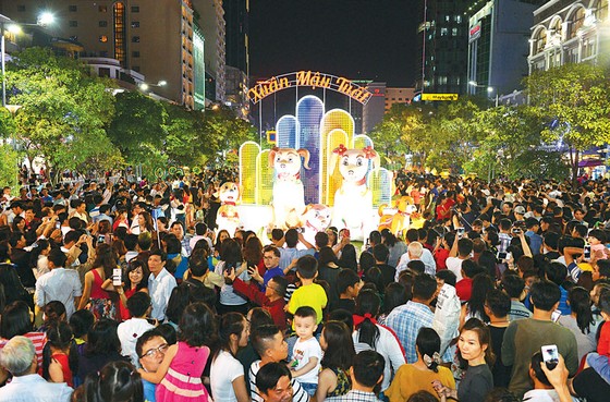 Khai mạc đường hoa Nguyễn Huệ Tết Mậu Tuất 2018: Khát vọng vươn cao ảnh 4