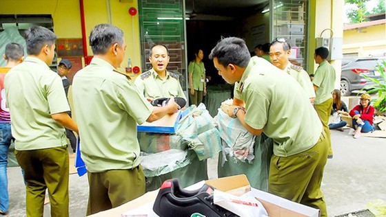 TP Hồ Chí Minh: Ra quân kiểm tra hàng dỏm ảnh 1
