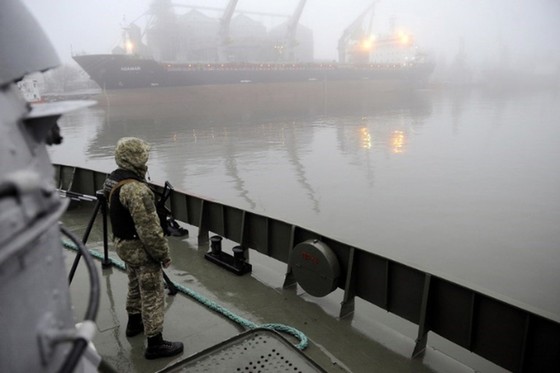 Nga bác tin phong tỏa các cảng của Ukraine trên biển Azov ảnh 1