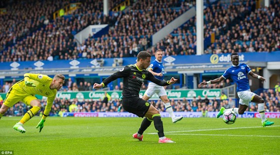 Thắng đậm Everton, Chelsea xây chắc ngôi đầu  ảnh 1