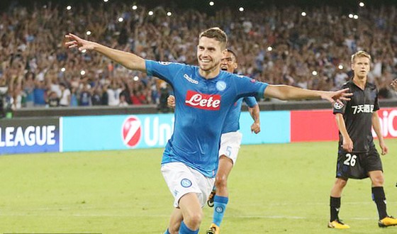 Jorginho ghi bàn ấn định chiến thắng 2 - 0 cho Napoli