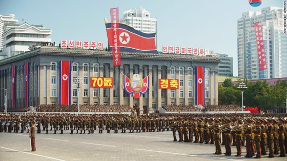 CHDCND Triều Tiên diễu binh không có tên lửa tầm xa mừng 70 năm Quốc khánh ảnh 3