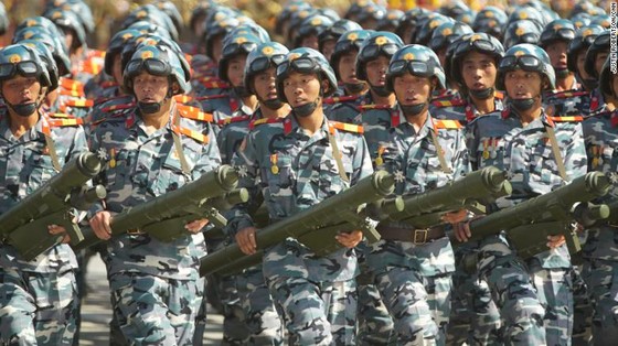CHDCND Triều Tiên diễu binh không có tên lửa tầm xa mừng 70 năm Quốc khánh ảnh 11