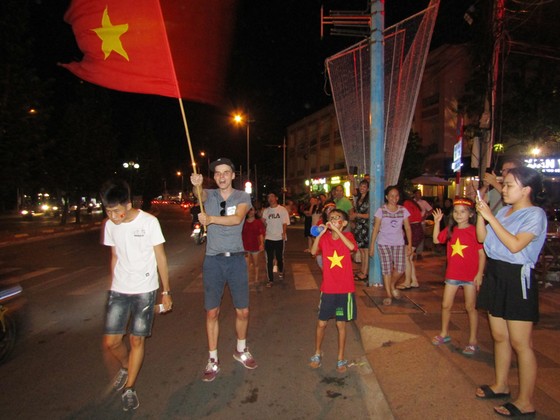Một đêm thức trắng cùng chiến tích của tuyển Việt Nam ảnh 13