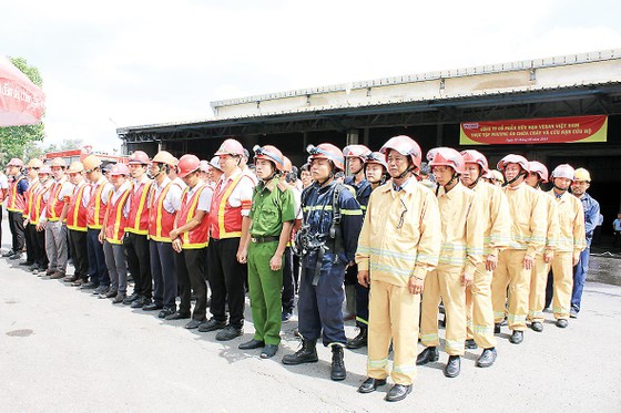 Gần 200 nhân viên Cty Vedan Việt Nam tham gia “Buổi diễn tập phòng cháy chữa cháy và cứu nạn cứu hộ” tại công ty ảnh 7