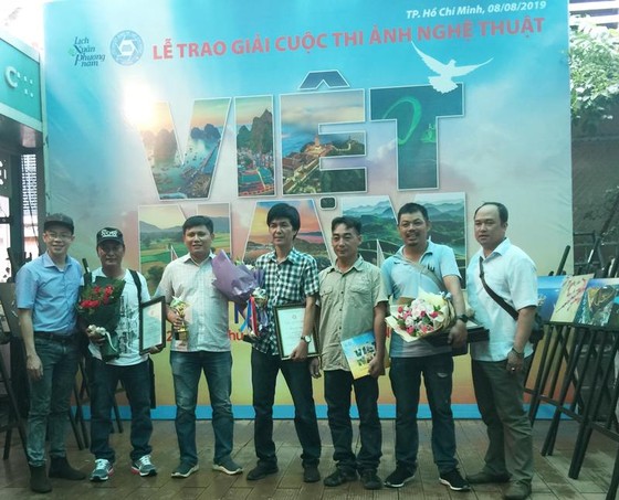 Trao giải cuộc thi ảnh nghệ thuật "Việt Nam nhìn từ trên cao" năm 2019: Tự hào biên cương Việt Nam ảnh 3
