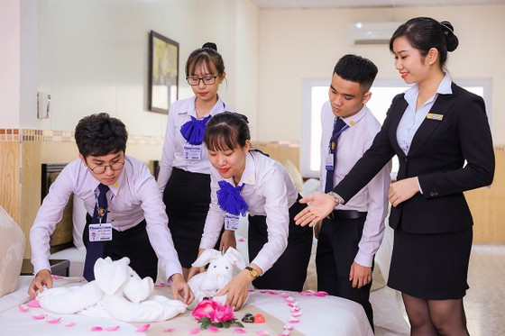 30 năm Trường Trung cấp Du lịch và khách sạn Saigonrourist ảnh 1