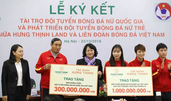 Hưng Thịnh Land tài trợ 100 tỷ đồng cho bóng đá nữ Việt Nam ảnh 1