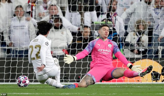 Lượt đi vòng 16 đội Champions League 2020: Real Madrid 'sụp đổ' trước Manchester City ảnh 1
