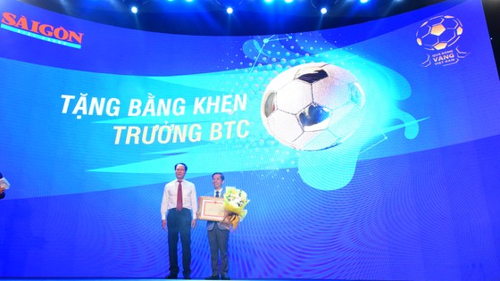 Văn Quyết, Huỳnh Như và Minh Trí đoạt Quả bóng Vàng Việt Nam 2020 ảnh 17