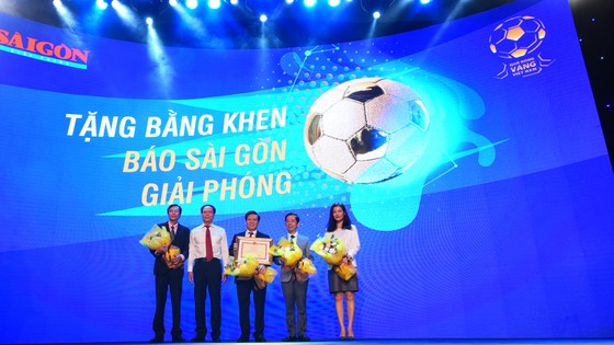 Văn Quyết, Huỳnh Như và Minh Trí đoạt Quả bóng Vàng Việt Nam 2020 ảnh 16