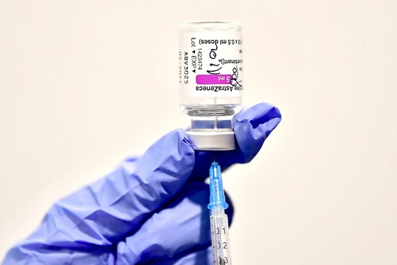 Bắt đầu tiêm vaccine Covid-19 ảnh 1
