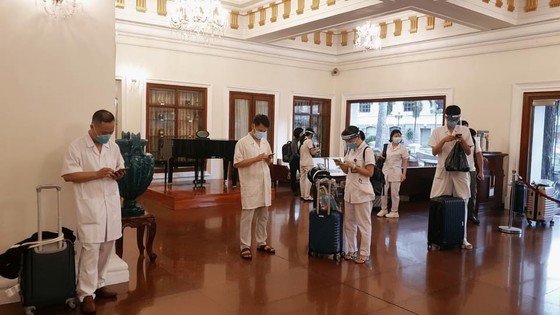 Saigontourist Group hỗ trợ phục vụ ăn ở cho hàng vạn y, bác sĩ tiếp ứng TPHCM chống dịch ảnh 2