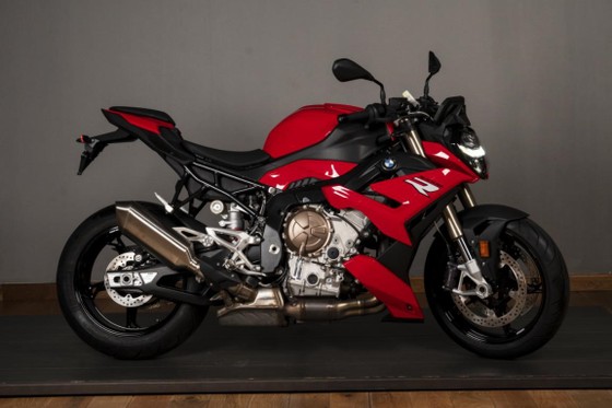 BMW Motorrad Việt Nam giới thiệu BMW S 1000 R hoàn toàn mới – linh hoạt, mạnh mẽ, thách thức bản lĩnh ảnh 1
