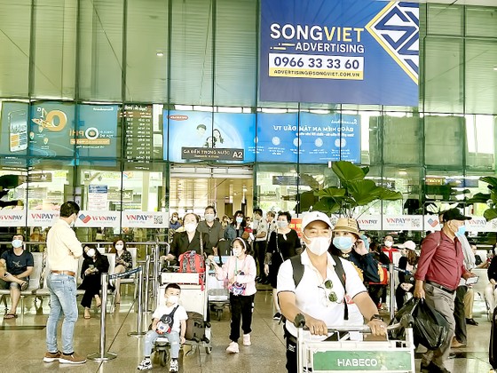 Ngày đầu tiên đợt nghỉ lễ 30-4 và 1-5: Khách du lịch tăng đột biến ảnh 1