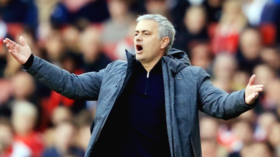 Jose Mourinho liên tục bày tỏ thất vọng về lịch trình thi đấu bất lợi của Man.United