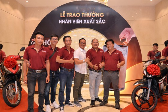 'Café Phố Nhà Làm' thưởng 211 xe máy cho nhân viên xuất sắc ảnh 1