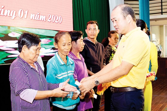 Tập đoàn Đất Xanh: Chung tay mang lại Tết Canh Tý 2020 ấm cúng cho người dân Đức Hòa - Long An ảnh 1