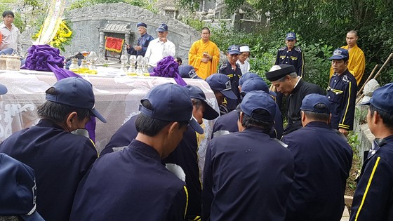 Sẻ chia yêu thương ảnh 1