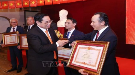 Thủ tướng Phạm Minh Chính gặp gỡ các bác sĩ, chuyên gia y tế Pháp - Việt ảnh 3