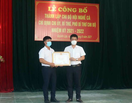 'Đầu tàu' làng biển ảnh 1