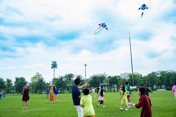 Quân A.P ra mắt MV mới 'Yêu cuộc đời hơn' ảnh 4