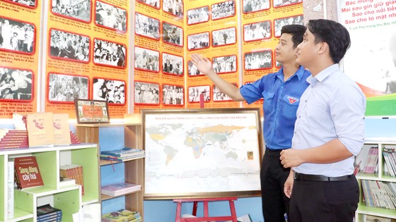 Xây dựng Không gian văn hóa Hồ Chí Minh cả về văn hóa vật thể, phi vật thể và trên không gian mạng ảnh 2