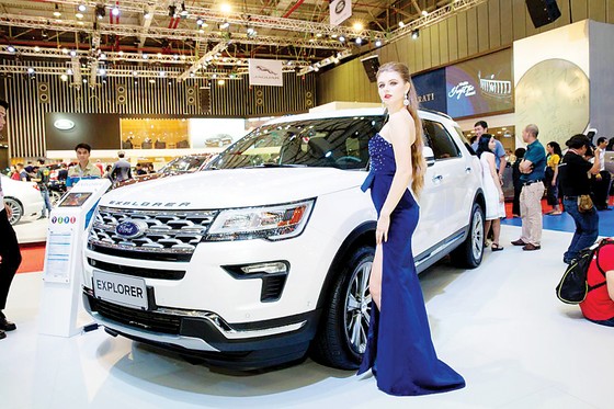 Ford Việt Nam thể hiện sức mạnh và di sản về thiết kế các dòng xe bán tải, đa dụng, ra mắt Ranger Raptor ảnh 3