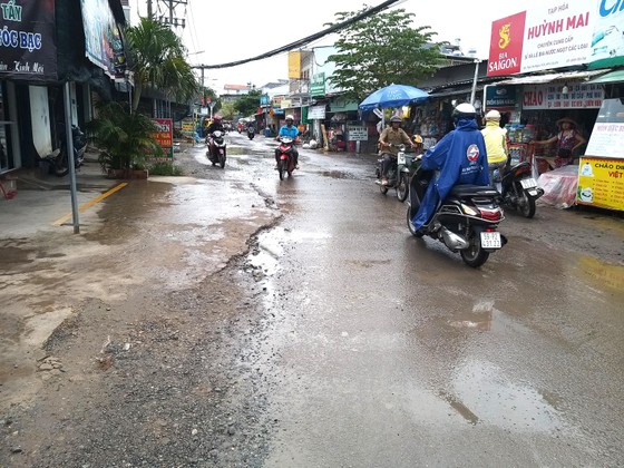 Đường sụp lún, đọng nước quanh năm ảnh 1