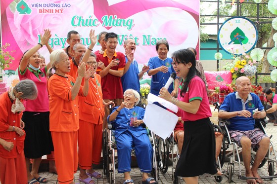 Cho con đất để được phụng dưỡng tuổi già ảnh 1