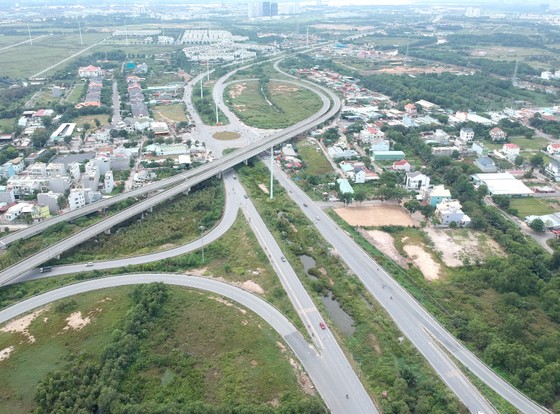 Sức bật hạ tầng khu Đông ảnh 1