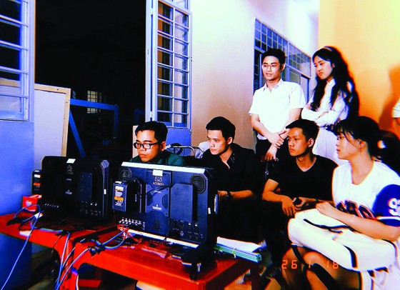 Nghề 'Phù thủy' MV ảnh 1