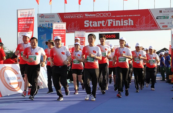Các vận động viên tham gia giải Vô địch Quốc gia Marathon và cự ly dài báo Tiền phong (Tiền phong Marathon) 2020