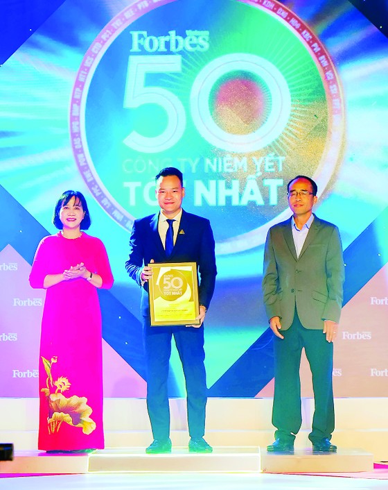 Tập đoàn Đất Xanh được vinh danh 'Tốp 50 công ty niêm yết tốt nhất Việt Nam 2020' ảnh 1