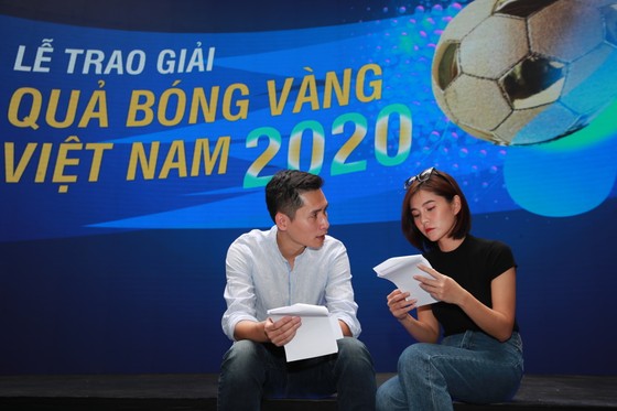 Lễ trao giải Quả bóng vàng Việt Nam 2020 rộn ràng trước giờ G ảnh 9