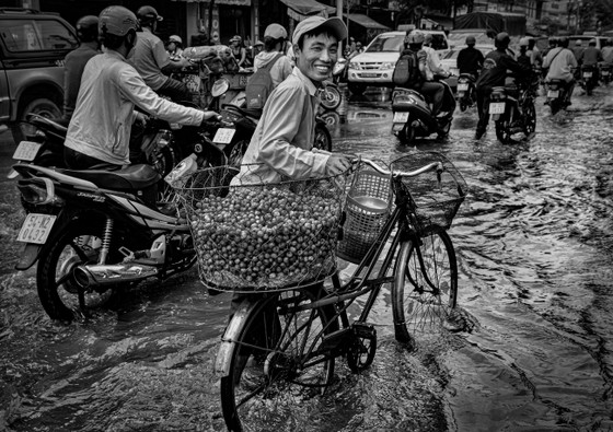 Những bông hoa trên khuôn mặt người ảnh 8