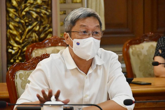 Thứ trưởng Bộ Y tế Nguyễn Trường Sơn: Công tác phòng chống dịch ở TPHCM đang đi đúng hướng ảnh 1