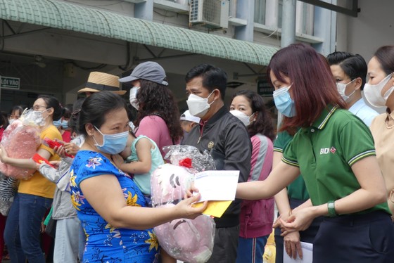 BIDV tặng 150 triệu đồng chăm lo tết cho bệnh nhân ung thư tại TPHCM ảnh 5