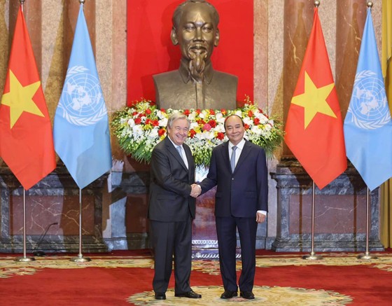 Chủ tịch nước Nguyễn Xuân Phúc hội đàm với Tổng Thư ký Liên hiệp quốc António Guterres  ảnh 2