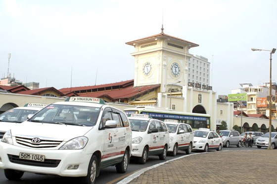 Cân nhắc hạn chế cấp phép taxi ảnh 1