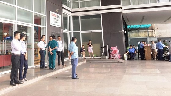 Đại điện một số doanh nghiệp dệt may Việt chờ gặp lãnh đạo Tập đoàn Central Group Việt Nam, tại trụ sở của tập đoàn này ở TPHCM chiều 3-7