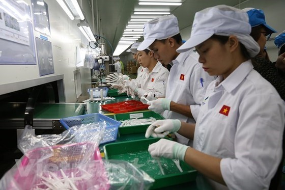 HSBC du bao tang truong GDP Viet Nam dat 7,6% trong nam 2021 hinh anh 1
