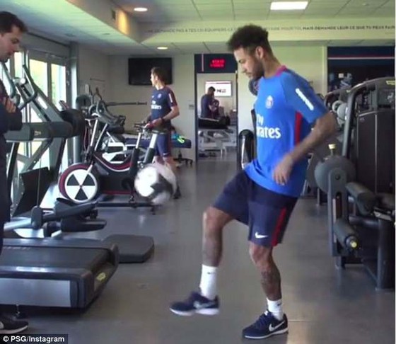 Neymar đã trở lại PSG và ráo riết tập luyện cho World Cup ảnh 2