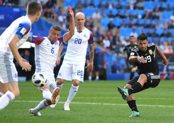 Argentina - Iceland 1-1: Messi đá hỏng phạt đền trước các chiến binh Băng đảo ảnh 2