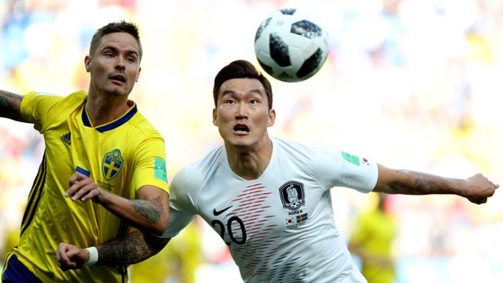 Thụy Điển - Hàn Quốc 1-0, VAR lại gây tranh cãi với quả 11m
