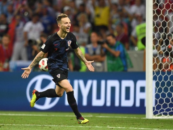 Rakitic đưa Croatia tiến vào bán kết