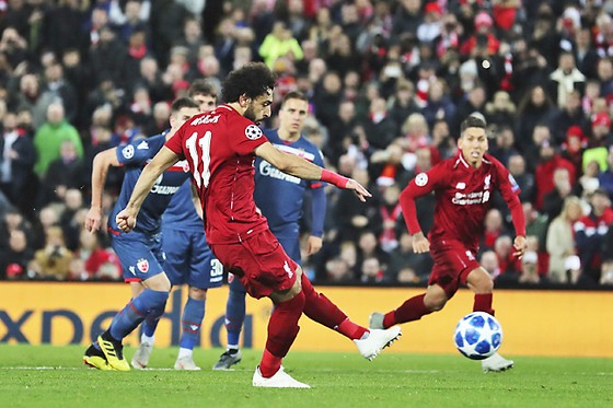 Mo Salah ghi cú đúp ở lượt đi để đạt đến cột mốc ghi 50 bàn cho CLB
