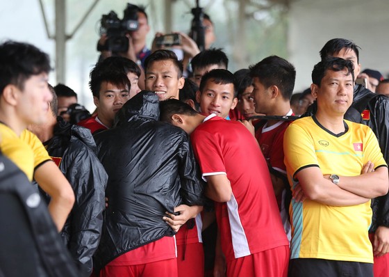 Đội tuyển Việt Nam suýt hủy buổi tập quan trọng ở Myanmar vì mưa to ảnh 2